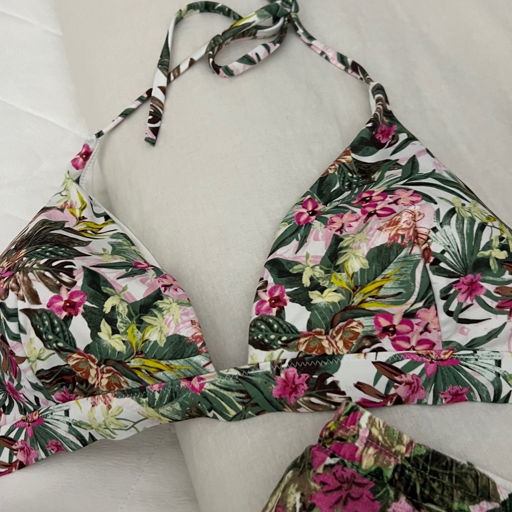 4 pc Victoria's Secret Floral Tropical Print Bikini Set in Pink, Green, White - Picture 7 of 14